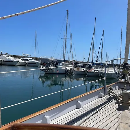 Mediterranean Experience Πλωτό κατάλυμα Masnou