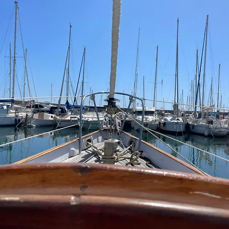 Mediterranean Experience Πλωτό κατάλυμα Masnou